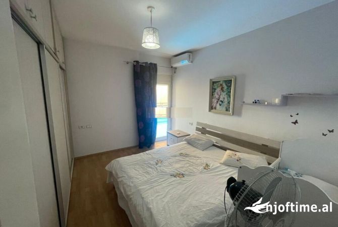 Shtepi me qera 2+1 ne Tirane - 400 Euro