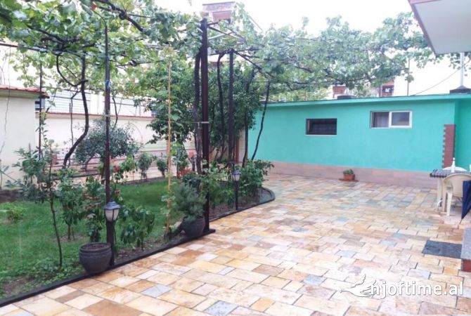 Shtepi me qera 2+1 ne Tirane - 500 Euro