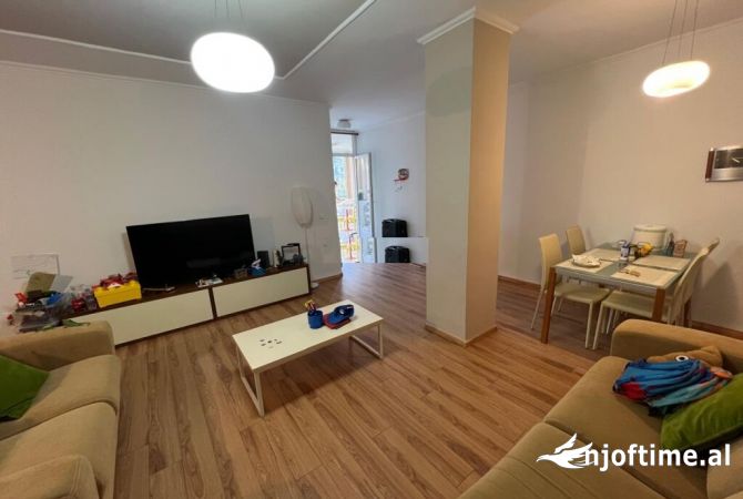 Shtepi ne shitje 2+1 ne Tirane - 450,000 Euro
