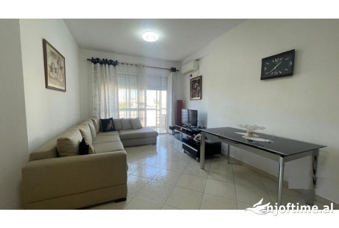 Shtepi me qera 2+1 ne Tirane - 600 Euro