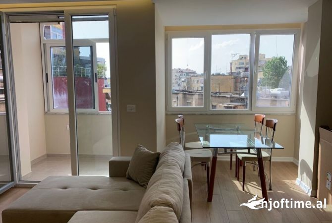 Shtepi me qera 2+1 ne Tirane - 650 Euro