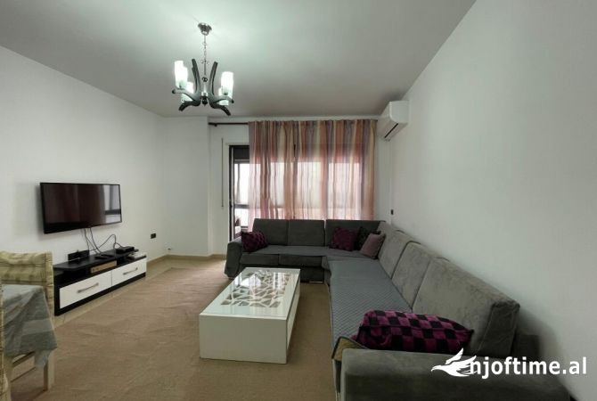 Shtepi me qera 2+1 ne Tirane - 450 Euro