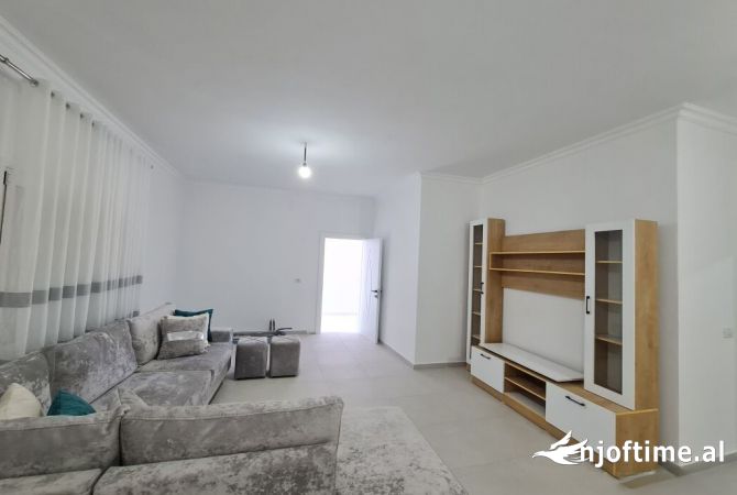 Shtepi me qera 2+1 ne Tirane - 400 Euro