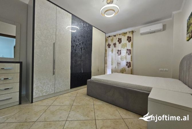 Shtepi me qera 2+1 ne Tirane - 750 Euro