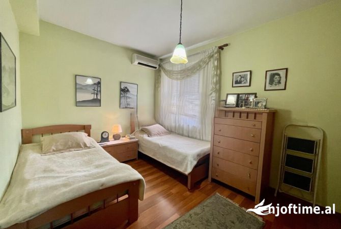 Shtepi me qera 2+1 ne Tirane - 800 Euro