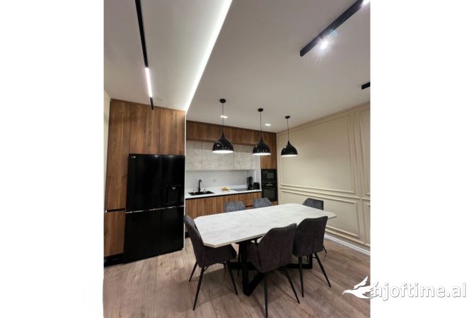 Shtepi me qera 2+1 ne Tirane - 1,500 Euro