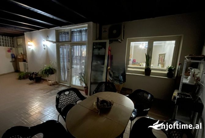 Shtepi me qera 2+1 ne Tirane - 450 Euro