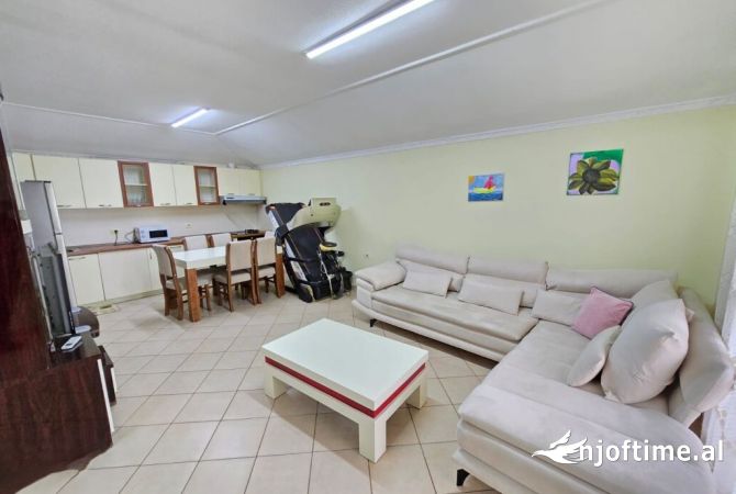 Shtepi me qera 2+1 ne Tirane - 500 Euro