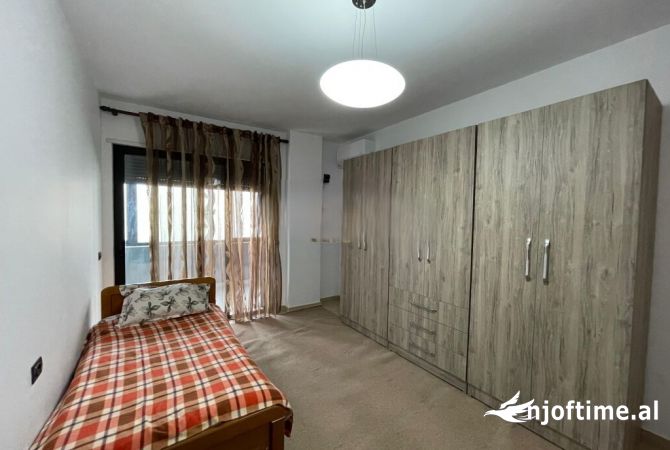 Shtepi me qera 2+1 ne Tirane - 450 Euro