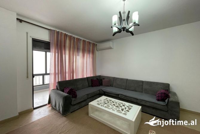 Shtepi me qera 2+1 ne Tirane - 450 Euro