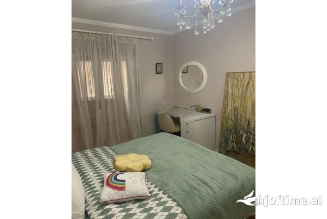 Shtepi me qera 2+1 ne Tirane - 750 Euro