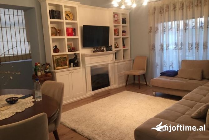 Shtepi me qera 2+1 ne Tirane - 750 Euro