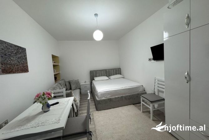 Shtepi me qera Garsoniere ne Tirane - 450 Euro