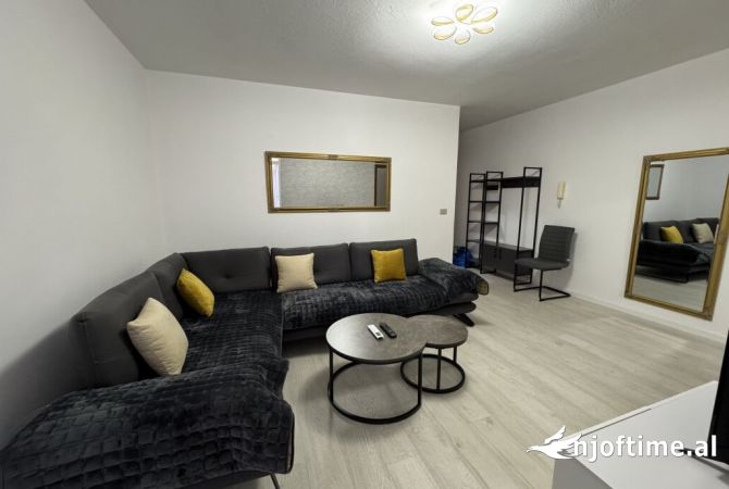 Shtepi me qera 1+1 ne Tirane - 680 Euro