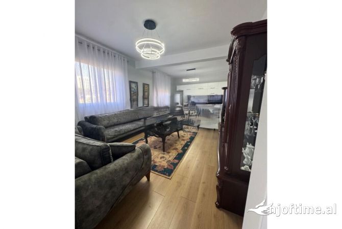 Shtepi me qera 3+1 ne Tirane - 600 Euro
