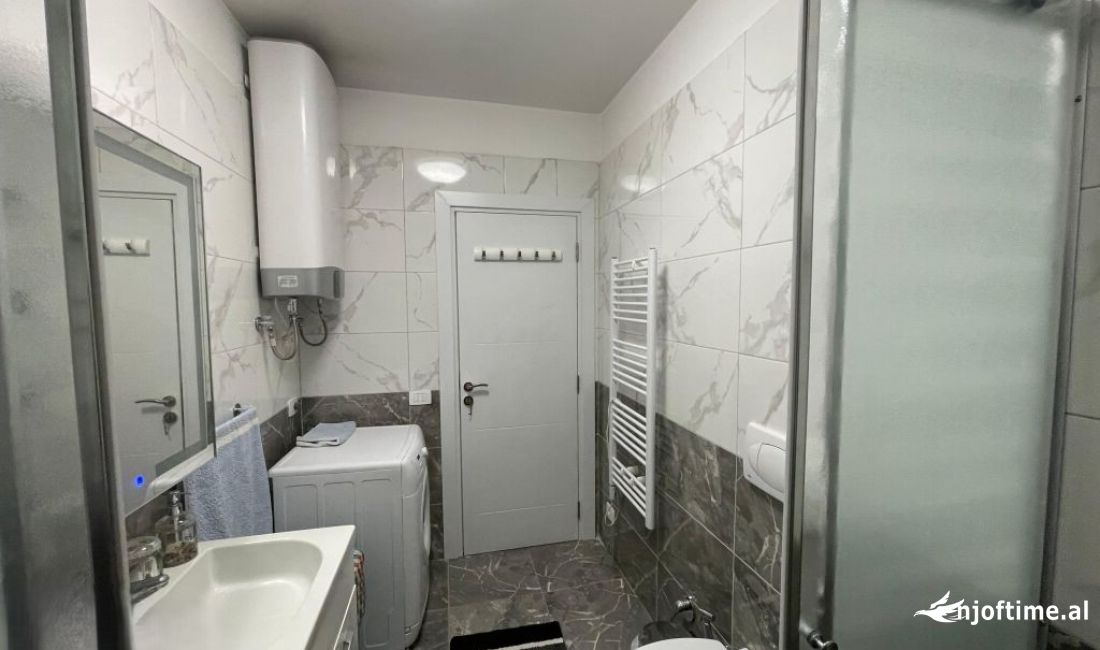 Shtepi me qera Apartament ne Tirane, 2+1, Mobilimi E mobiluar, Pagesa 650  Euro.