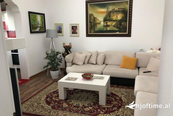 Shtepi me qera 2+1 ne Tirane - 500 Euro