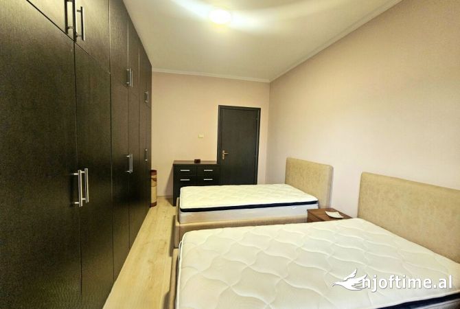Shtepi me qera Apartament ne Tirane, 2+1, Mobilimi E mobiluar, Pagesa 700  Euro.