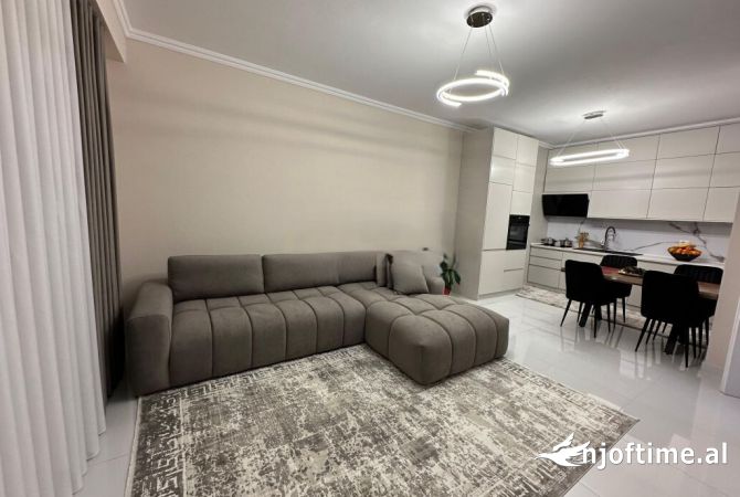 Shtepi me qera 2+1 ne Tirane - 600 Euro