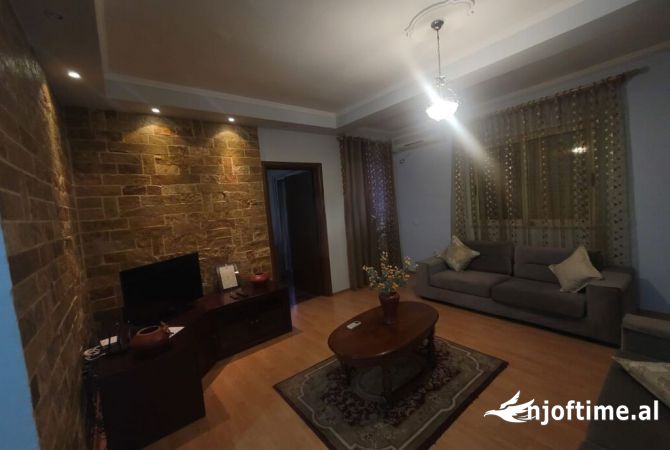 Shtepi me qera 1+1 ne Tirane - 400 Euro