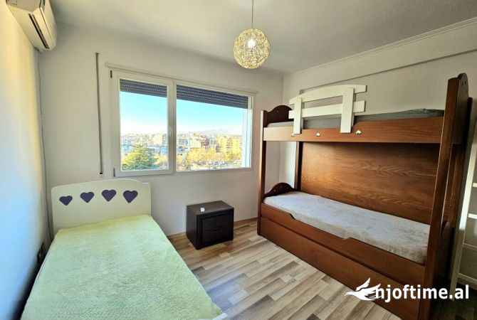 Shtepi me qera 3+1 ne Tirane - 1,200 Euro