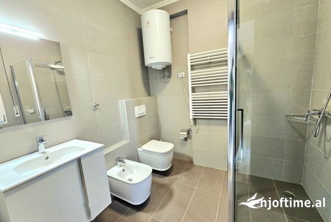 Shtepi me qera 3+1 ne Tirane - 1,200 Euro