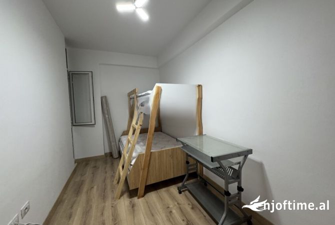 Shtepi me qera 2+1 ne Tirane - 580 Euro