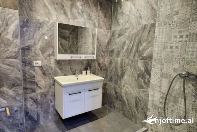 Shtepi me qera 3+1 ne Tirane - 900 Euro