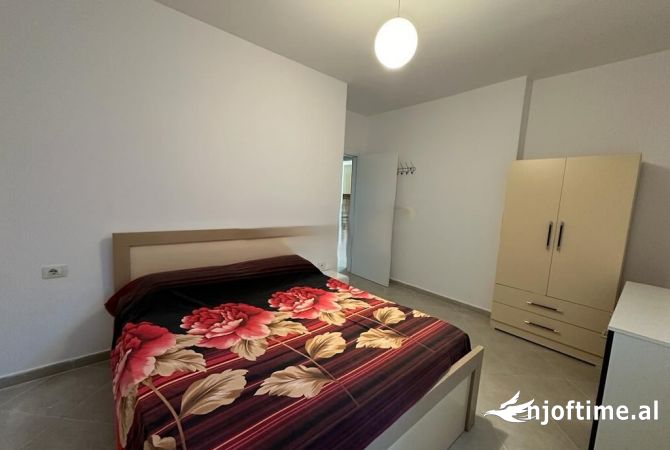 Shtepi me qera 2+1 ne Tirane - 580 Euro