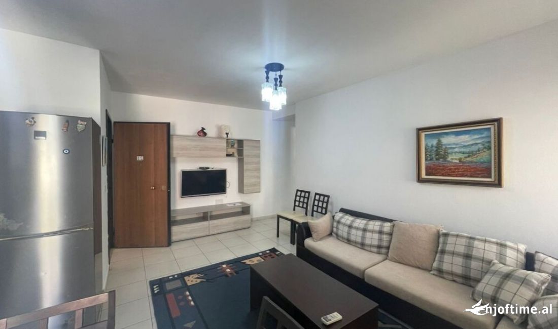 Shtepi me qera Apartament ne Tirane, 2+1, Mobilimi E mobiluar, Pagesa 550  Euro.