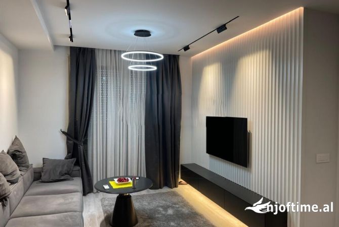 Shtepi me qera 2+1 ne Tirane - 700 Euro