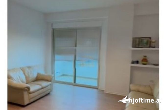 JEPET ME QIRA APARTAMENT 2+1 TEK RRUGA RIZA CEROVA 600 € /Muaj