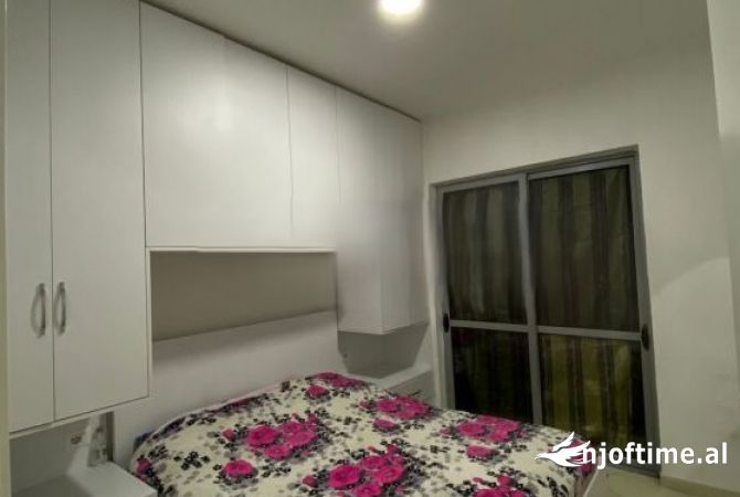 Shtepi ne shitje Apartament ne Tirane, 1+1, Mobilimi E mobiluar, Pagesa 75,000  Euro.
