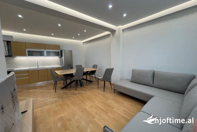 Shtepi me qera 2+1 ne Tirane - 750 Euro