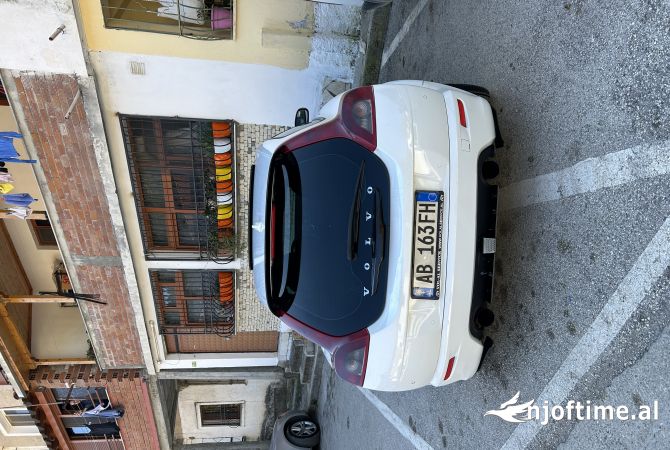 Makina ne shitje ne Tirane - 4,000 Euro