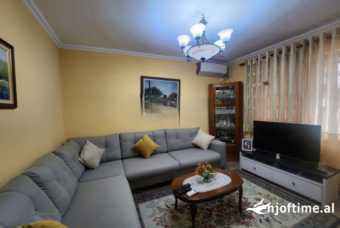 Shtepi me qera 1+1 ne Tirane - 400 Euro