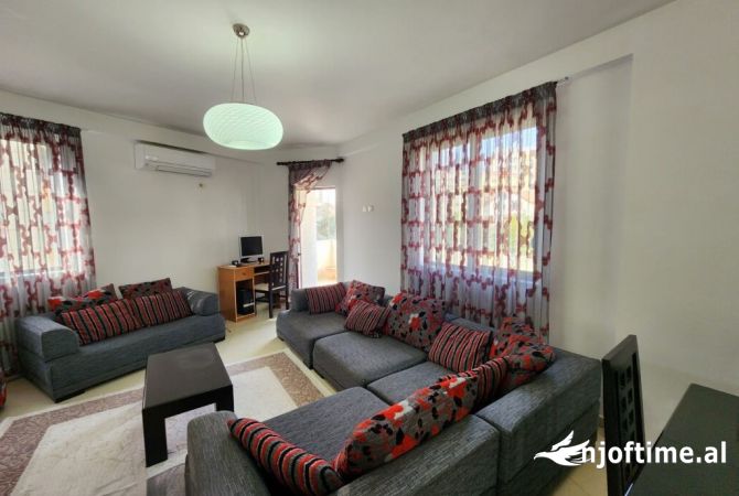 Shtepi me qera 2+1 ne Tirane - 400 Euro