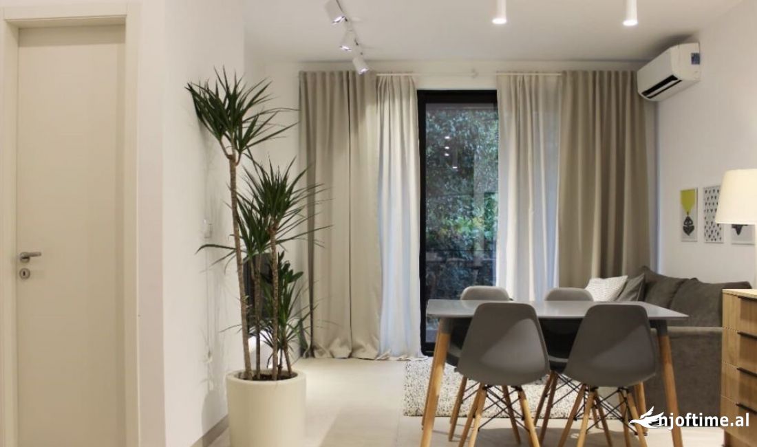 Shtepi me qera Apartament ne Tirane, Garsoniere, Mobilimi E mobiluar, Pagesa 600  Euro.