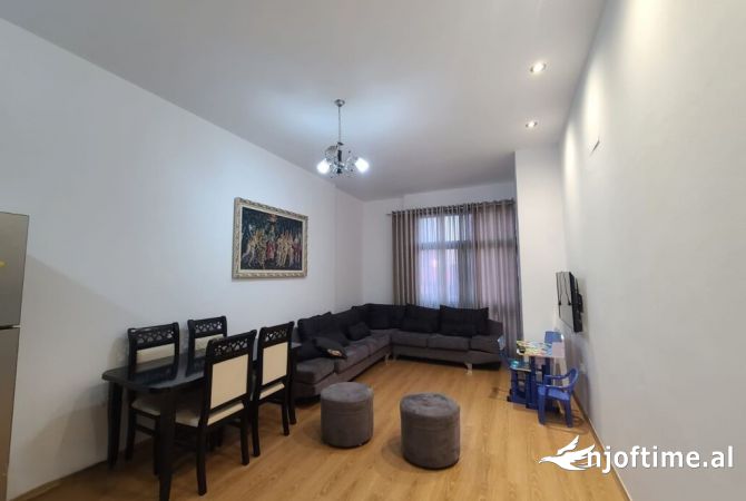 Shtepi me qera 1+1 ne Tirane - 400 Euro