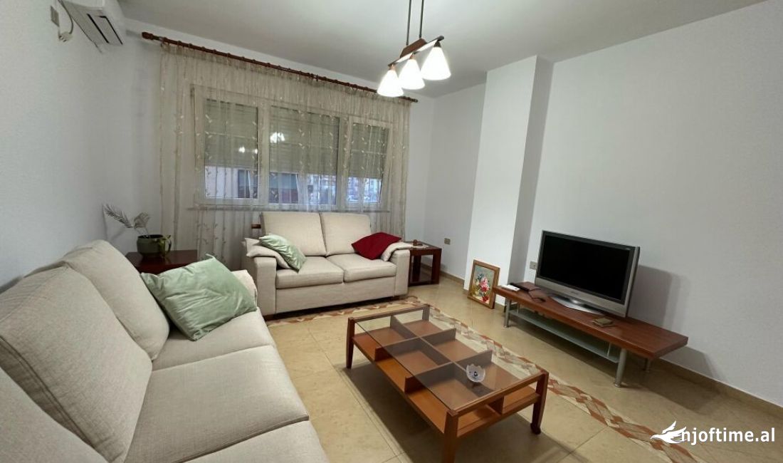 Shtepi me qera Apartament ne Tirane, 2+1, Mobilimi E mobiluar, Pagesa 650  Euro.