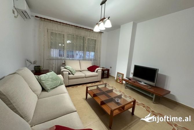 Shtepi me qera 2+1 ne Tirane - 650 Euro