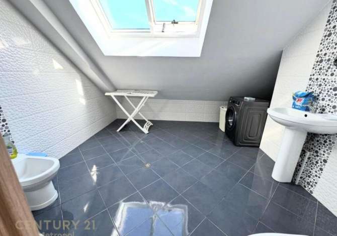 Shtepi me qera 2+1 ne Tirane - 800 Euro