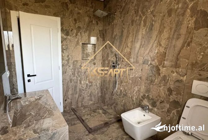 Shtepi ne shitje Apartament ne Vlore, 2+1, Mobilimi E mobiluar, Pagesa 280,000  Euro.