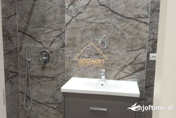 Shtepi ne shitje Apartament ne Vlore, 1+1, Mobilimi Bosh, pa mobiluar, Pagesa 115,000  Euro.