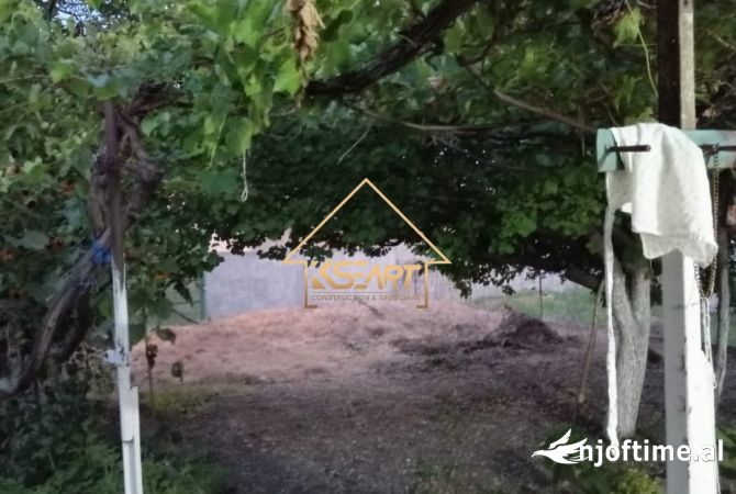 Shtepi ne shitje Shtepi Private ne Vlore, 2+1, Mobilimi Bosh, pa mobiluar, Pagesa 600,000  Euro.