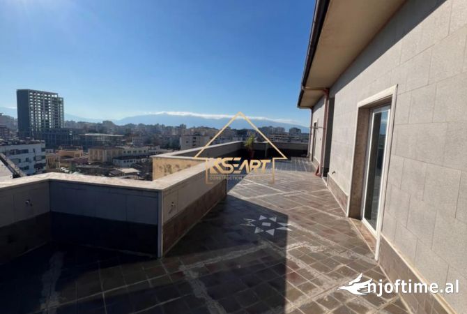 Shtepi ne shitje Apartament ne Vlore, 3+1, Mobilimi E mobiluar, Pagesa 260,000  Euro.