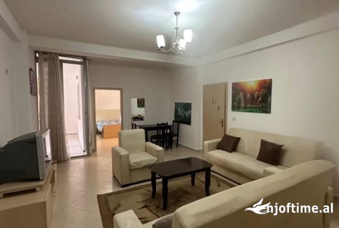 Shtepi me qera 1+1 ne Tirane - 35,000 Leke