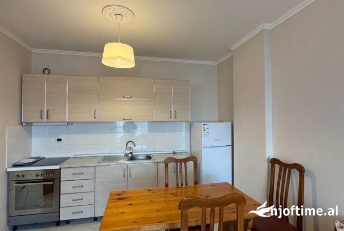 Shtepi me qera 2+1 ne Tirane - 45,000 Leke