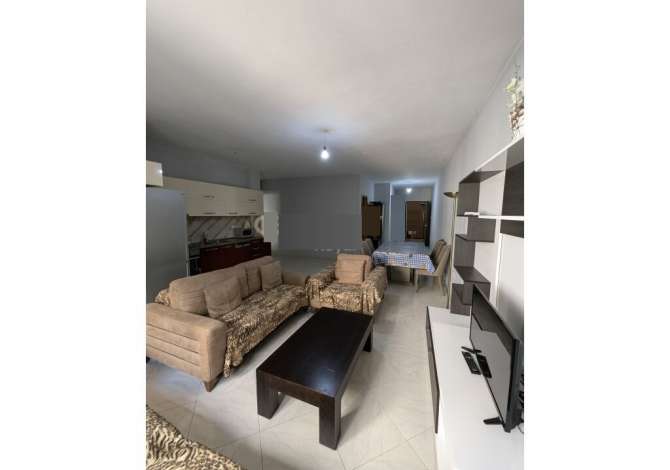 Shtepi me qera 2+1 ne Tirane - 380 Euro