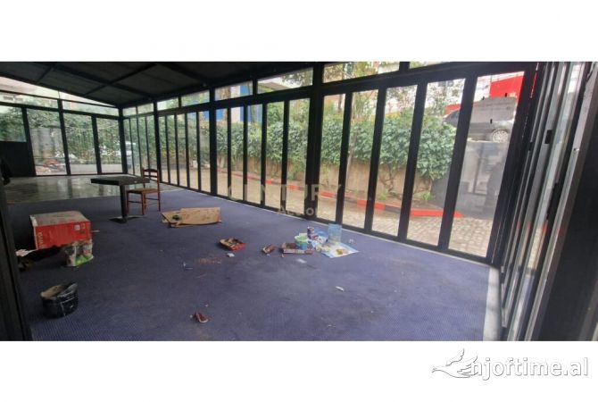 Ambient biznesi me qera 2+1 ne Tirane - 700 Euro